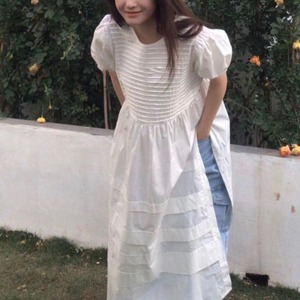 タックデザインワンピース　A1621