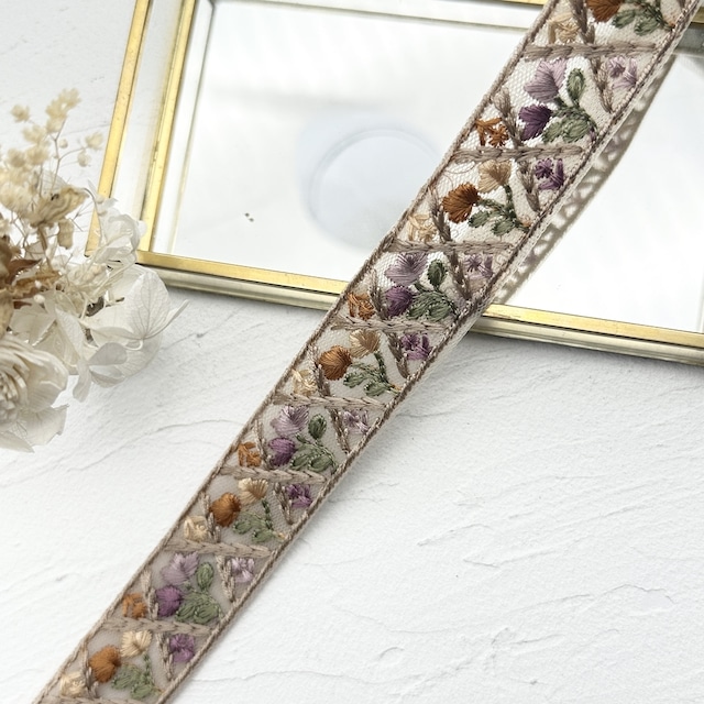 1ロール　パステルクロス　[ピンクベージュ]インド刺繍リボン　2997-1R