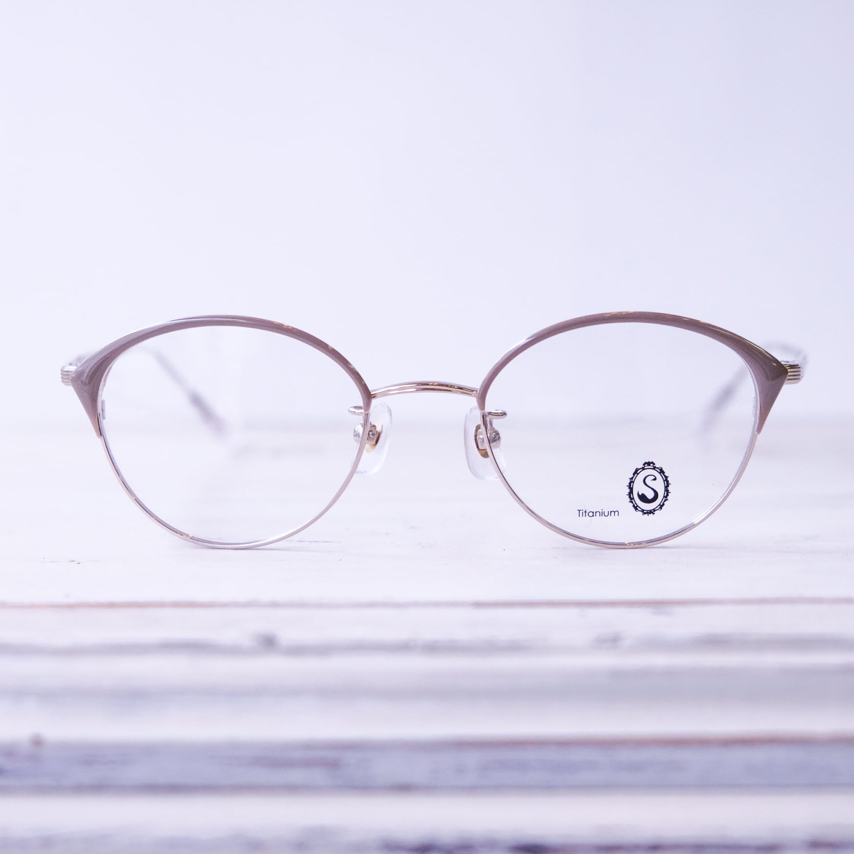 Seacret Remedy シークレットレメディ メガネ レディースブロウ S-039 / White gold +Gray | livra  eyewear powered by BASE