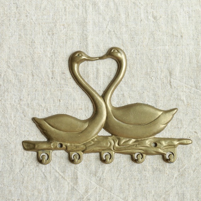 仲睦まじい白鳥の、ウォールフック