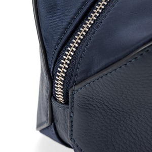 Sacoche cubi que / (CUBE POUCH)【NAVY】