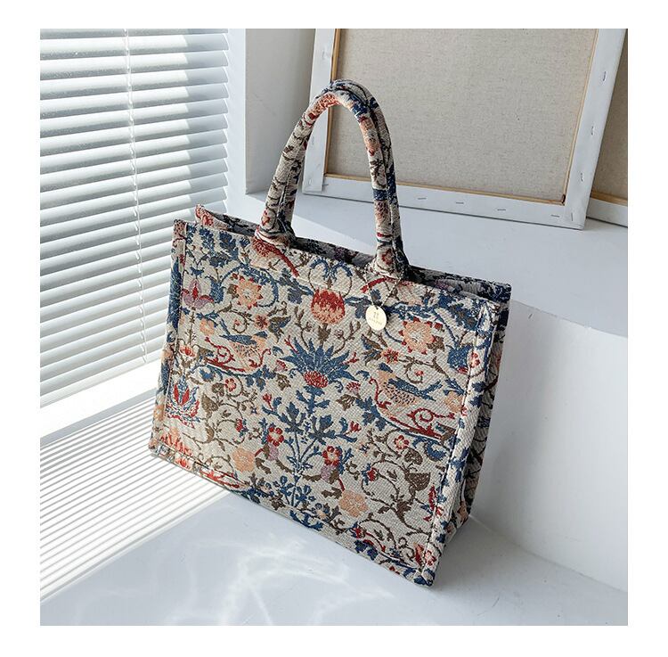 ハンドメイドアンティーク 総刺繍 大きなバック - メルカリ 