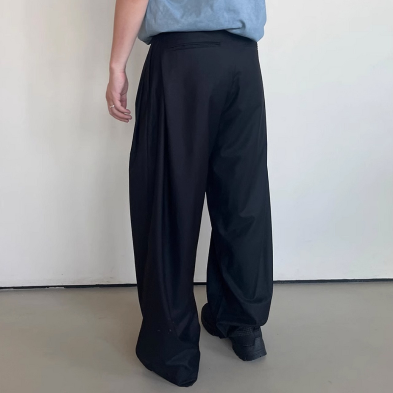 サイド3プリーツルーズドレープパンツ　0741