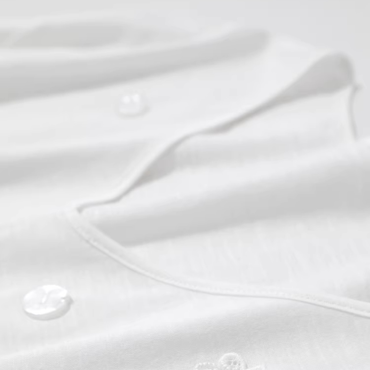 Vネックビジュー付き  カットソー 00115・画像5