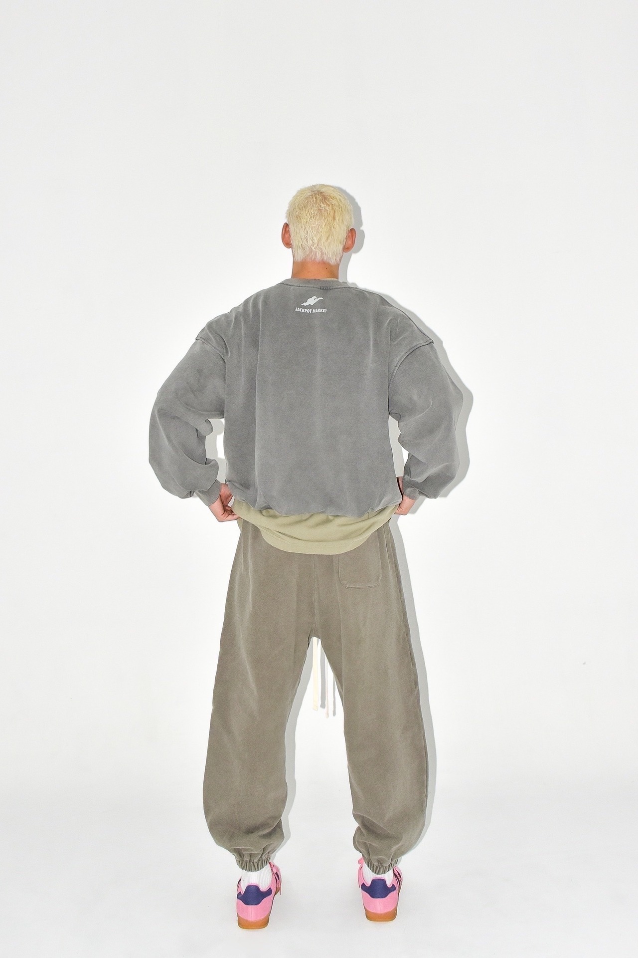 ヴィンテージグラフィックトレーナー　グレー