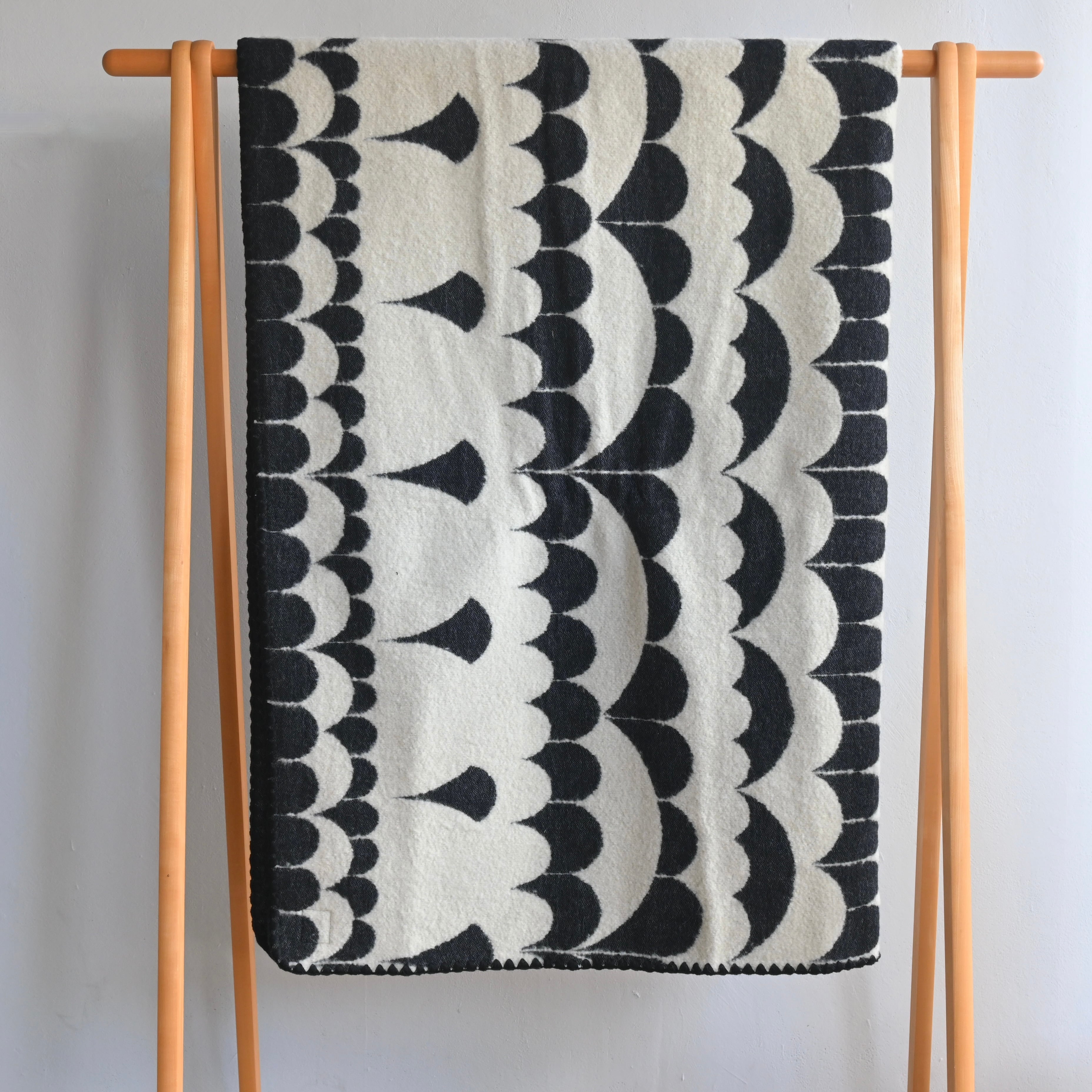 mina perhonen》sea lace ブランケット(L) / black | cirkel mote