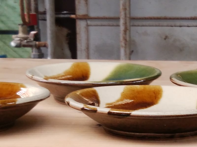 5寸皿 杓掛け分け三彩【青陶舎】 | 沖縄の工芸品うぃーりきさん