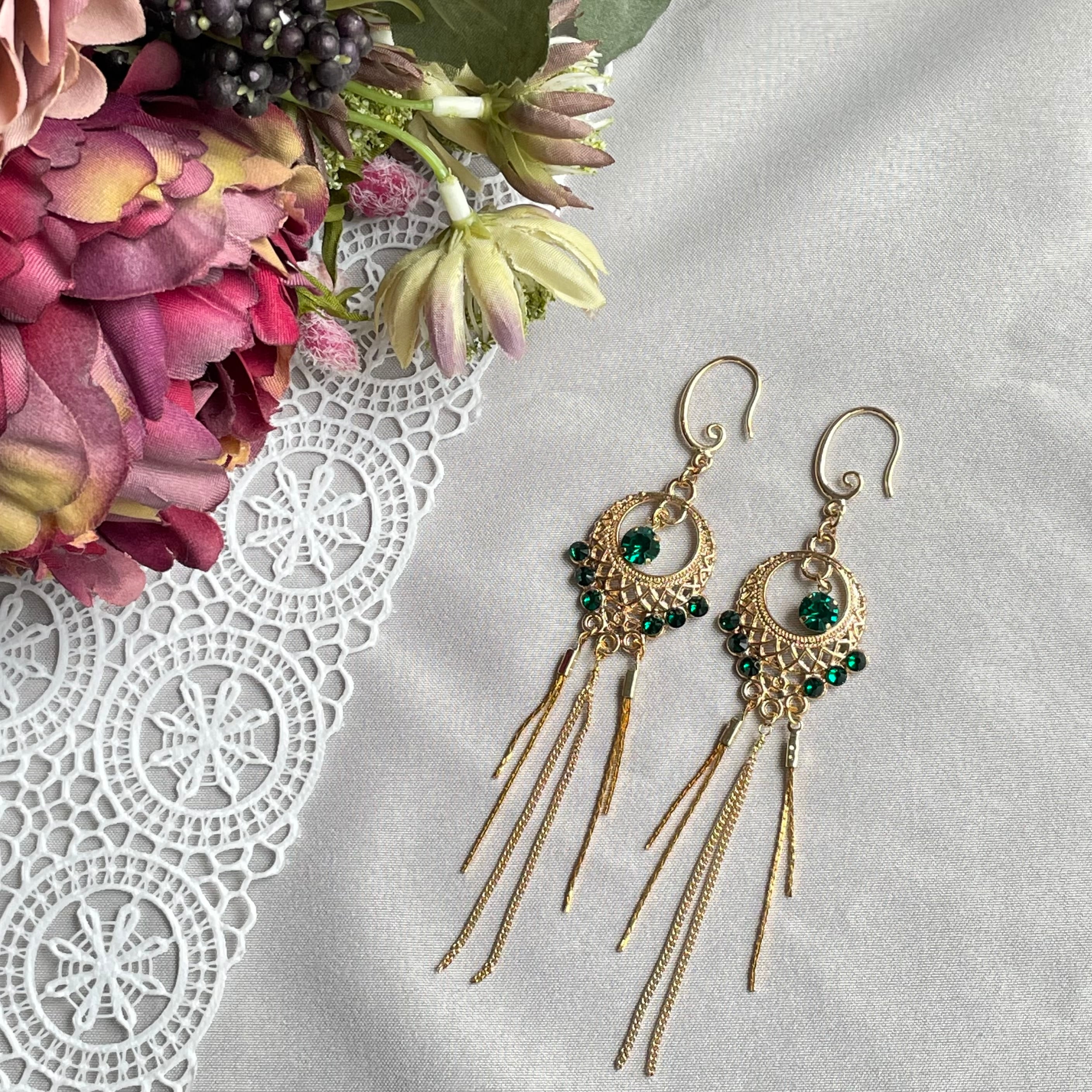 シャラシャラチェーン揺れるシャンデリア風ピアス・イヤリング | Bell.&.my 