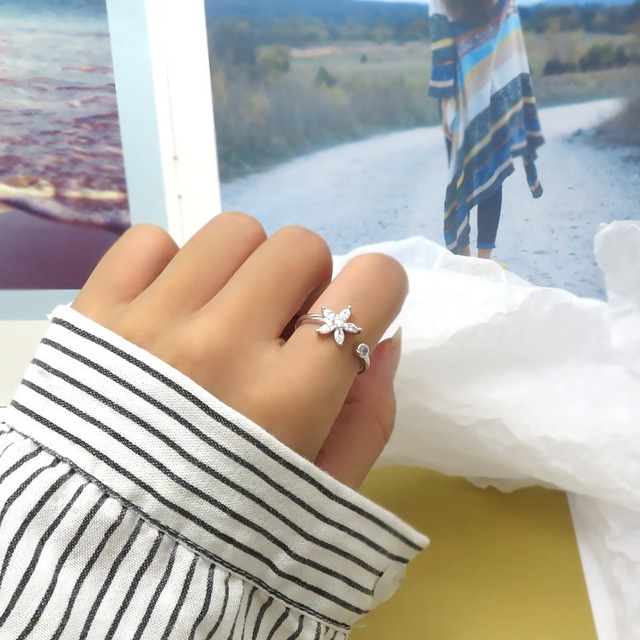 指輪　リング 　シルバー　ラインストーン　ビジュー　スター　フラワー　キラキラ