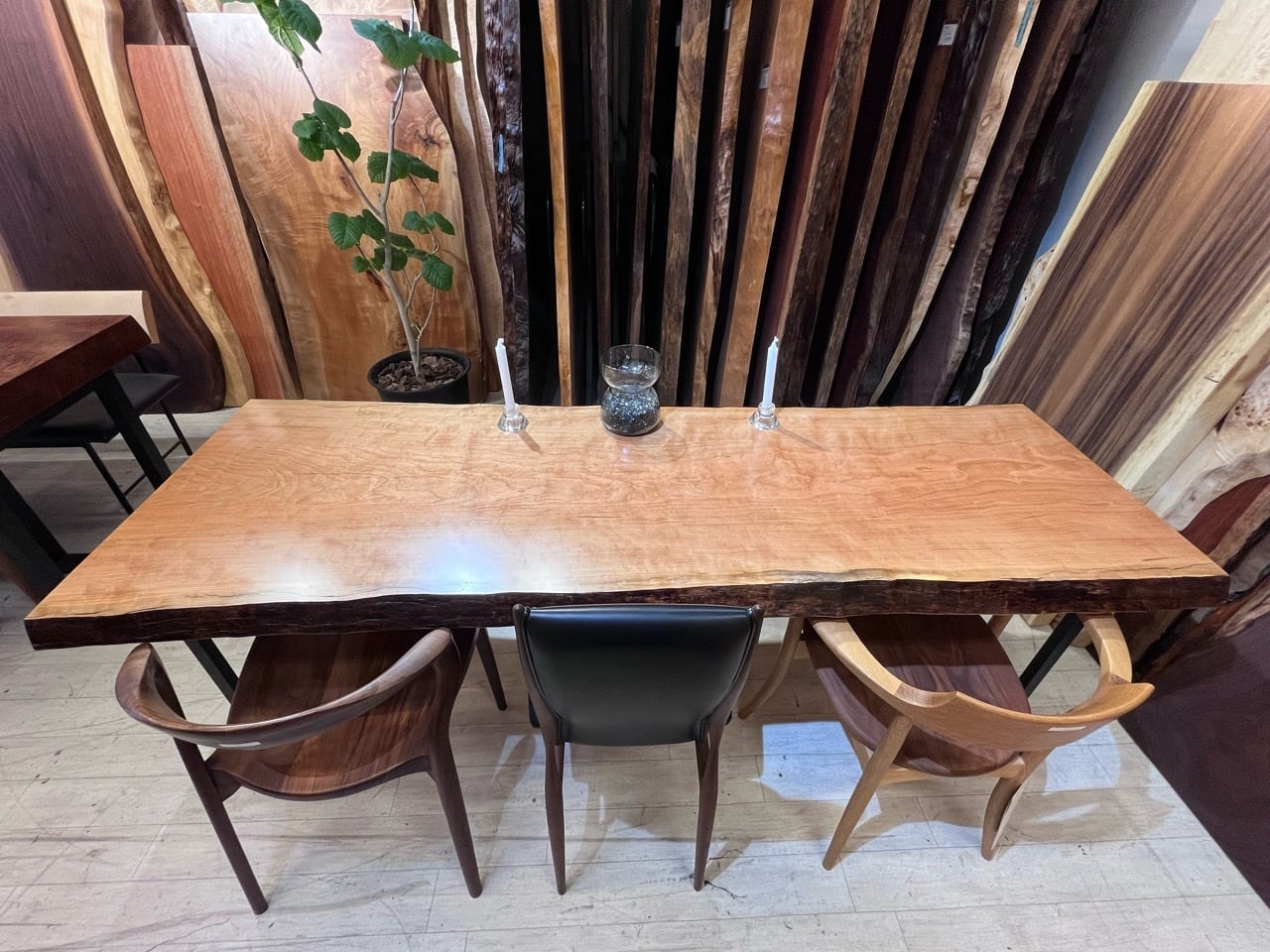 ブランシェ　サイドテーブル　ブラックチェリー 無垢材とスチール脚のコントラストが美しい円型のGRACIEUX グラシュー