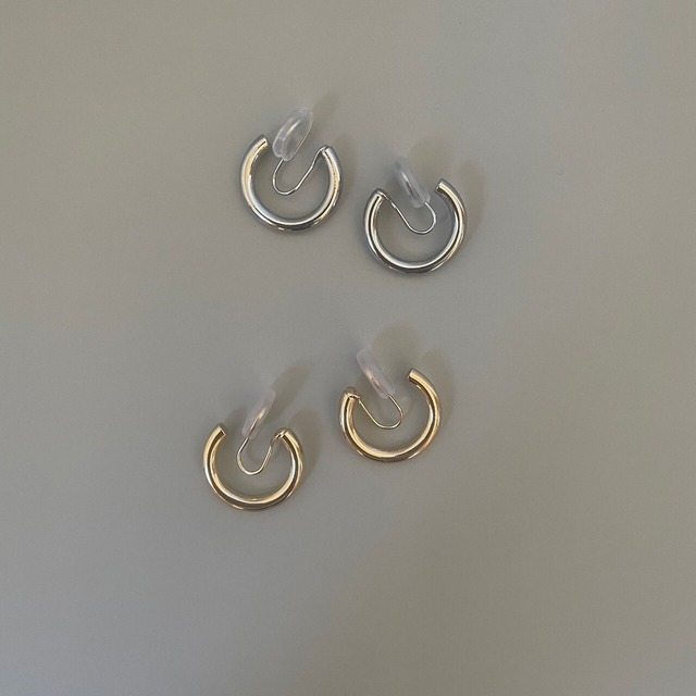 plump hoop earring