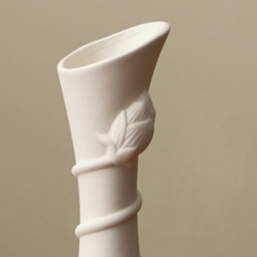 セラミック花瓶 ファングルアン 螺旋 ツイスト 斜め口 陶器 フラワーベース インテリア雑貨 モダン デザイン おしゃれ 北欧風 アート オブジェ ホワイト