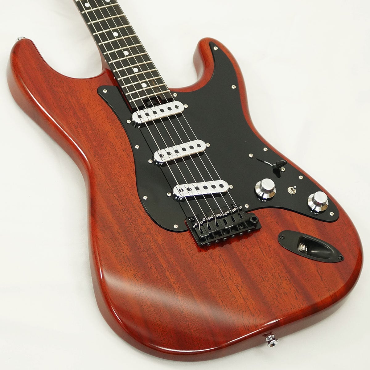 KZ103 【オーダーメイド】　桐材　赤レザー　鋲打　ドレッサー Kz Guitar Works Kz ST Trad 22 3S11 RS | Sparkplug.tokyo