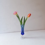 品のよいブルーの花瓶