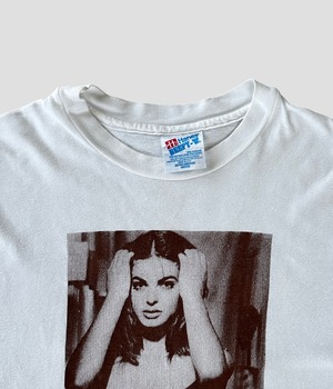 -Brooke Shields- Vintage 90s M Print T-shirt made in USA