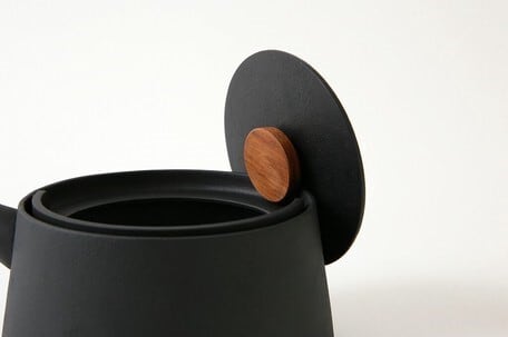 南部鉄器】【日本製】NEW tetu 南部鉄器 鉄瓶 IH対応 1L | スノー
