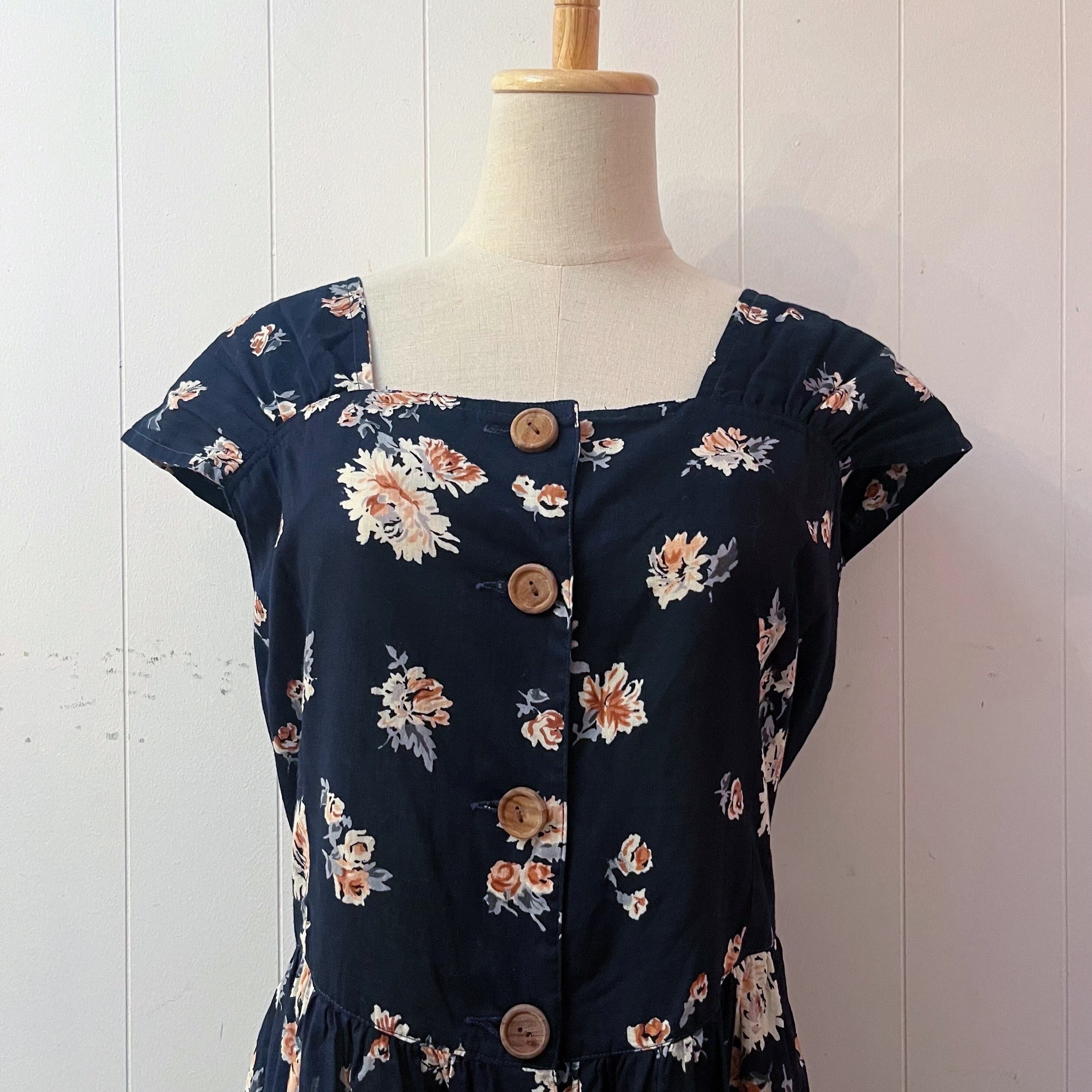 wood button flower jumper skirt