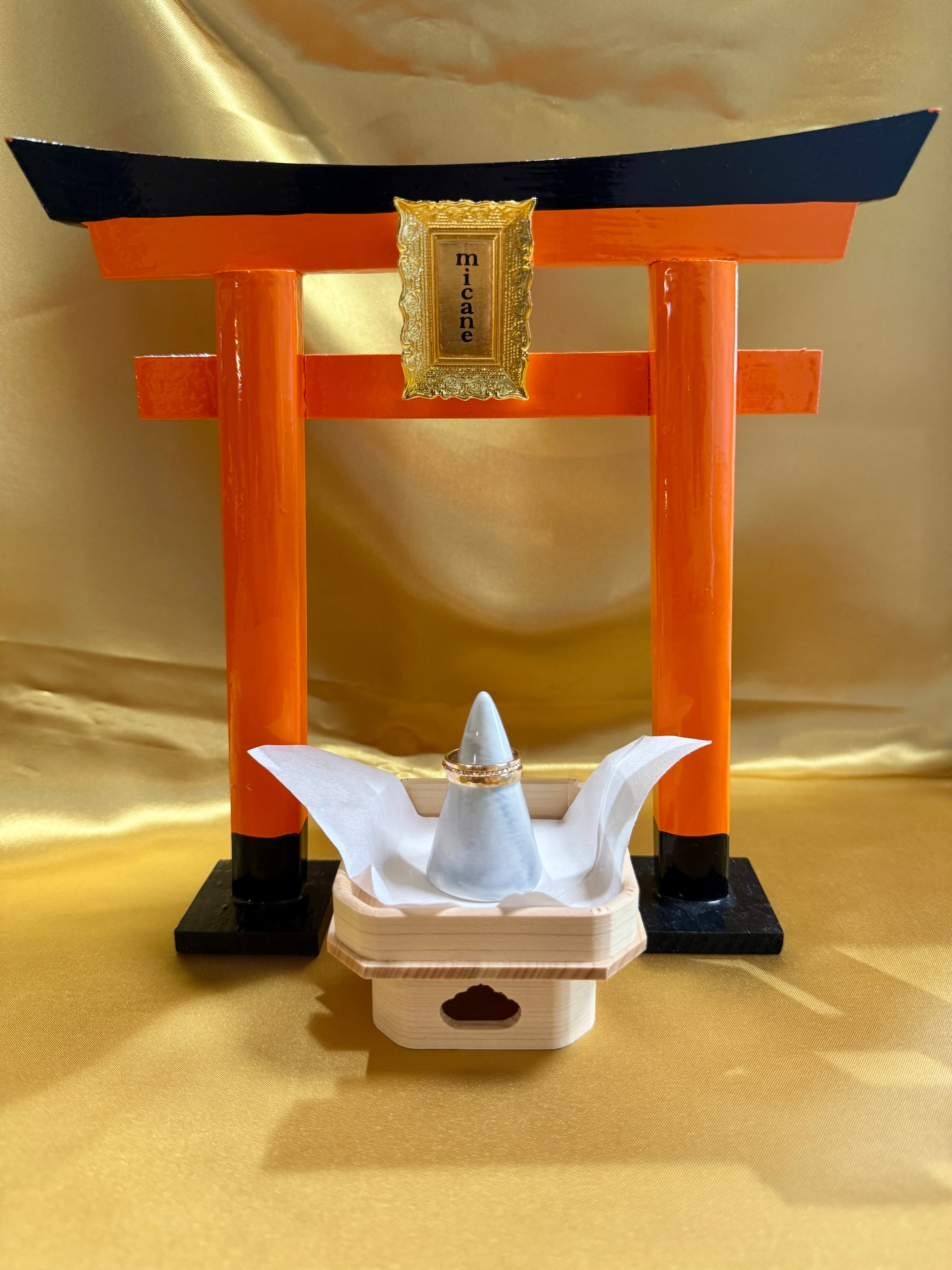 結ノ光(ゆいのひかり)― 魂・縁・運命を結ぶ 黄金の三連リング―