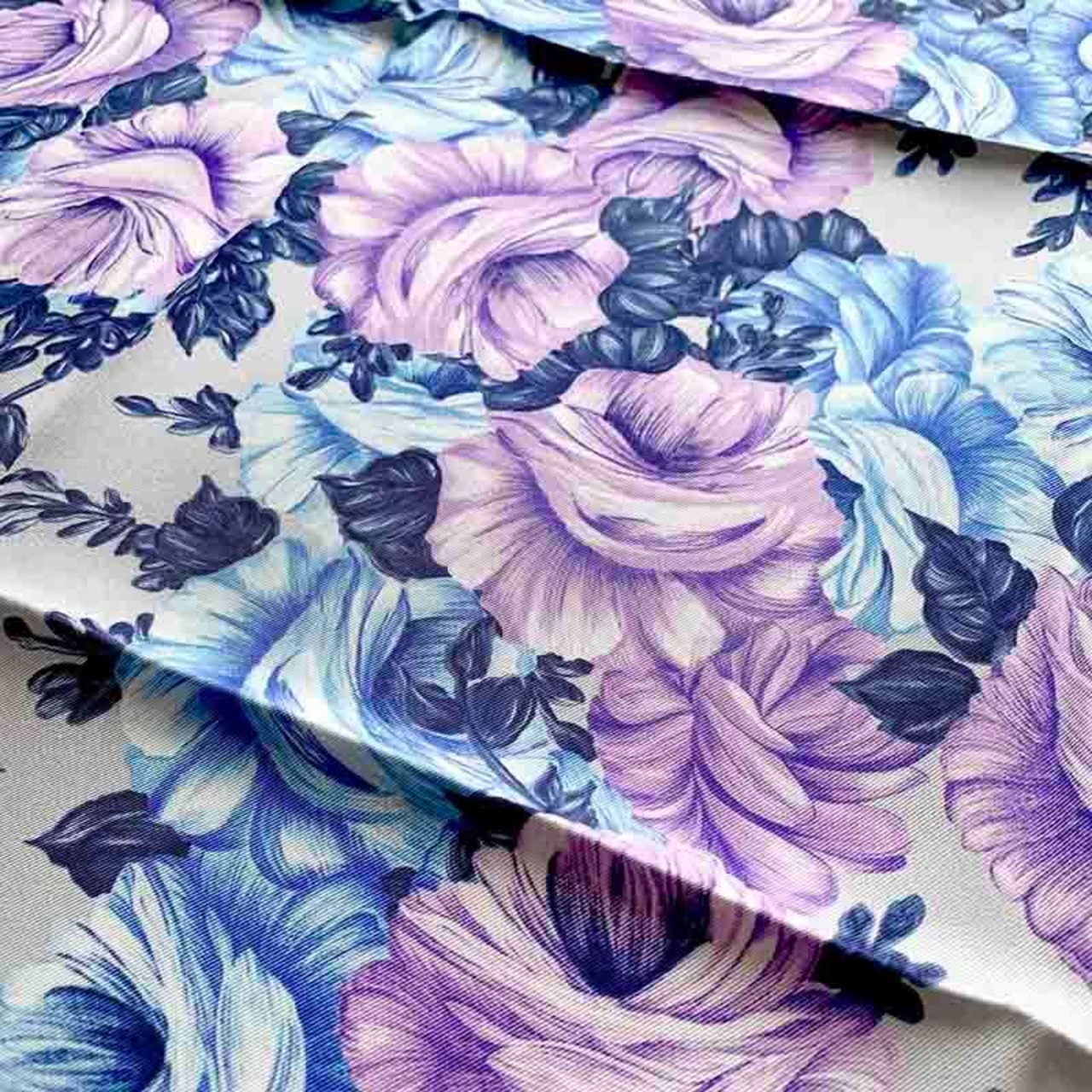 ルイヴィトン LVカレ90 スカーフ 青紫のバラ 未使用品　12ACbt1-2