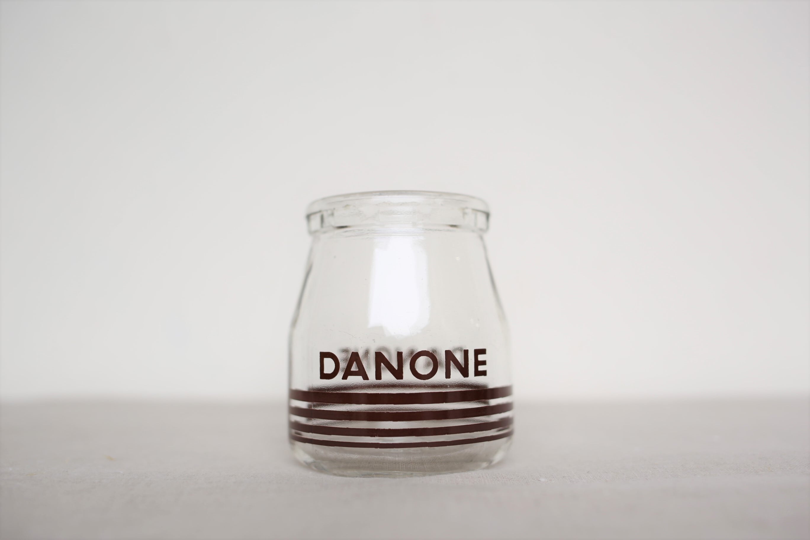 フランス アンティーク ダノン ヨーグルトポット、パニエ ２点セット フランス アンティーク 『DANONE』 ガラスビン ヨーグルトポット(小) N