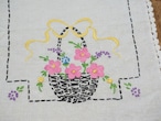 リボンと花籠刺繍　ベージュマット 画像10