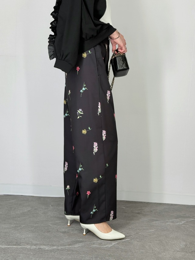 フラワータックワイドパンツ