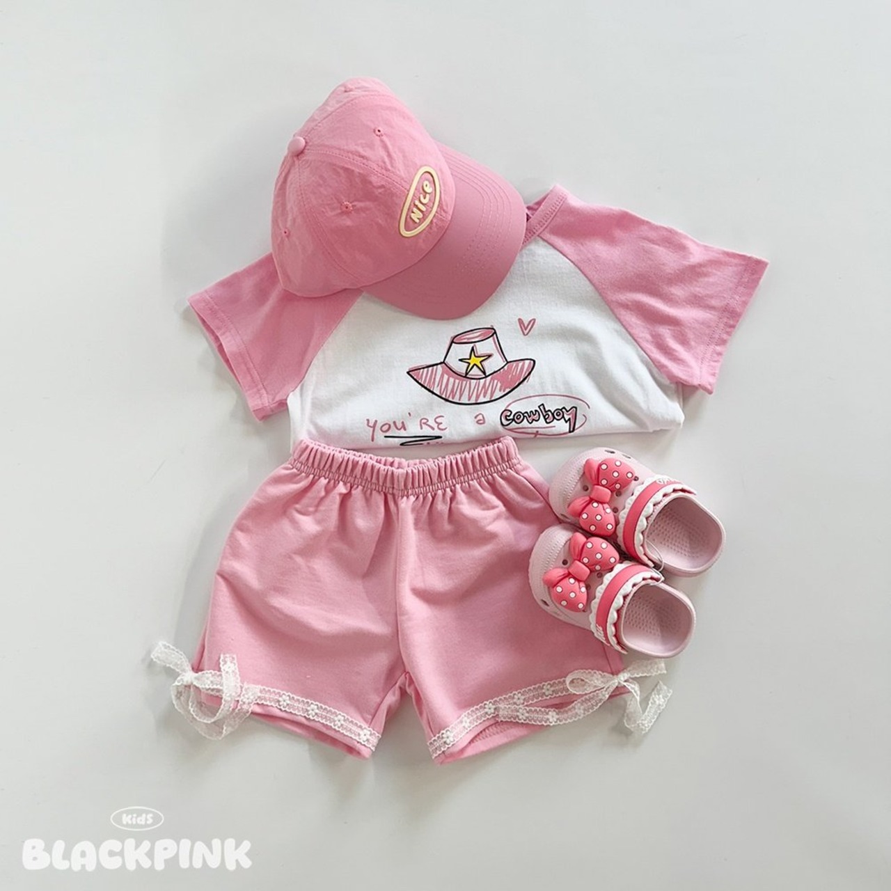 [BLACKPINK] Cowboy Raglan Tee / [블랙핑크] 카우보이나그랑티
