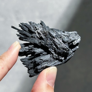 ブラックカイヤナイト 原石13◇ Black Kyanite ◇天然石・鉱物・パワーストーン