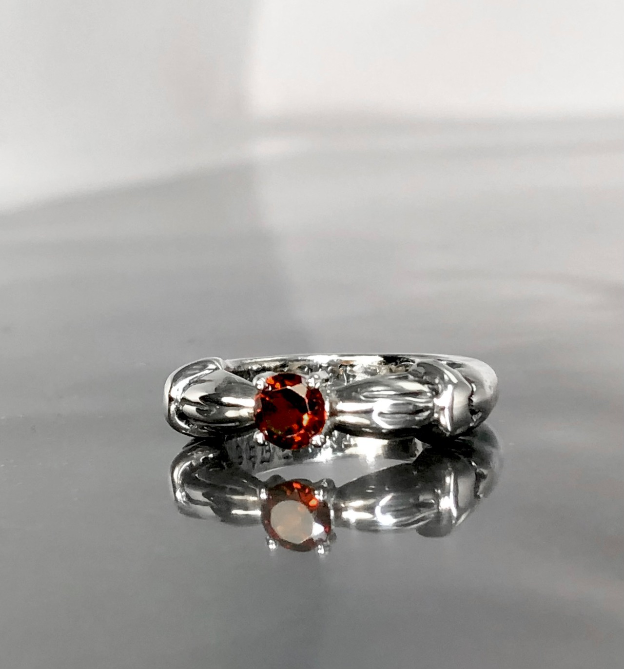 TWIN CLAW RING with GARNET / ツインクロウリング・ガーネット