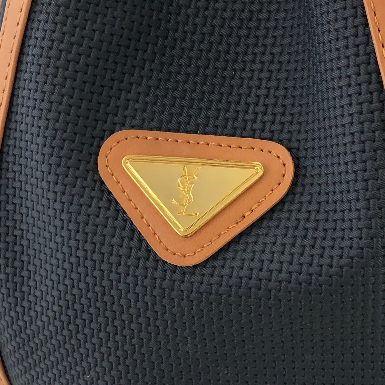 Yves Saint Laurent イヴ サンローラン YSL ロゴ 巾着 ドロー