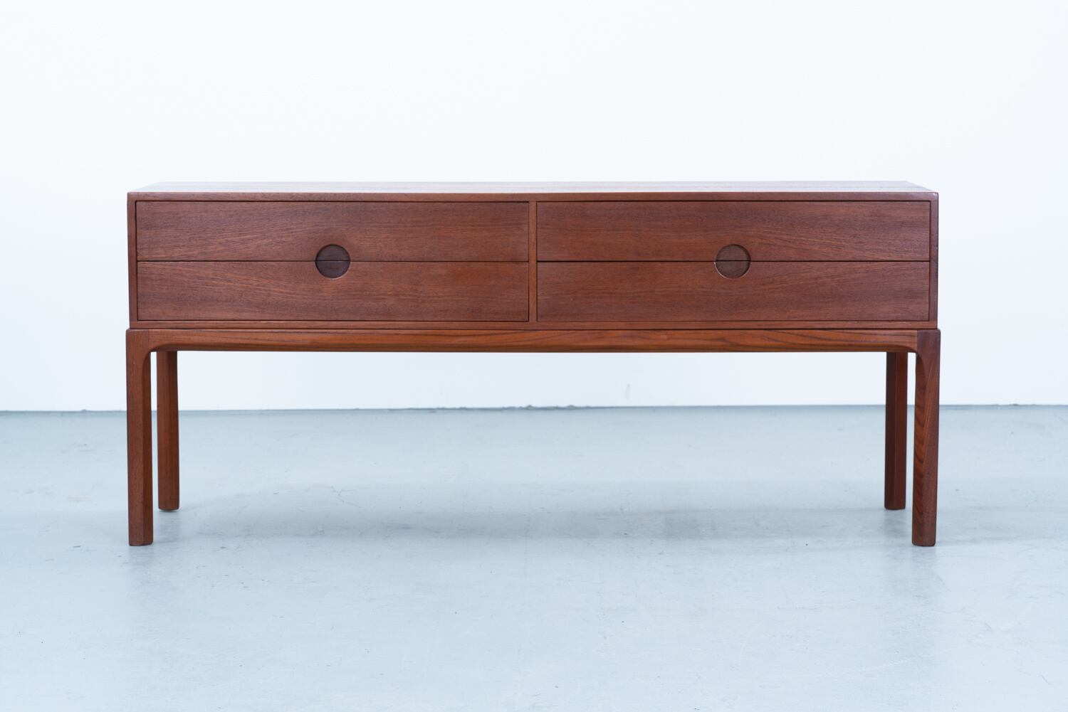 Kai Kristiansen | Chest | kaikki gallery | 北欧ヴィンテージ家具の