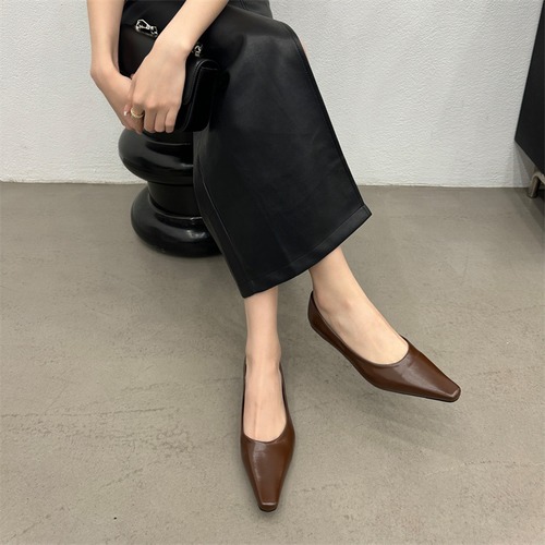 square toe low heel shoes　10645
