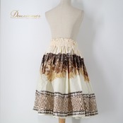 フラダンス 衣装 パウスカート ホワイト系 ハワイアンプリント カヒコ柄 グランジ加工 ハワイアン アロハ フラ ダンス レッスン 練習 ブラウン系 白 茶 華やか おしゃれ かわいい 大人っぽい シングル スカート フレア 軽やか おしゃれな カヒコ柄