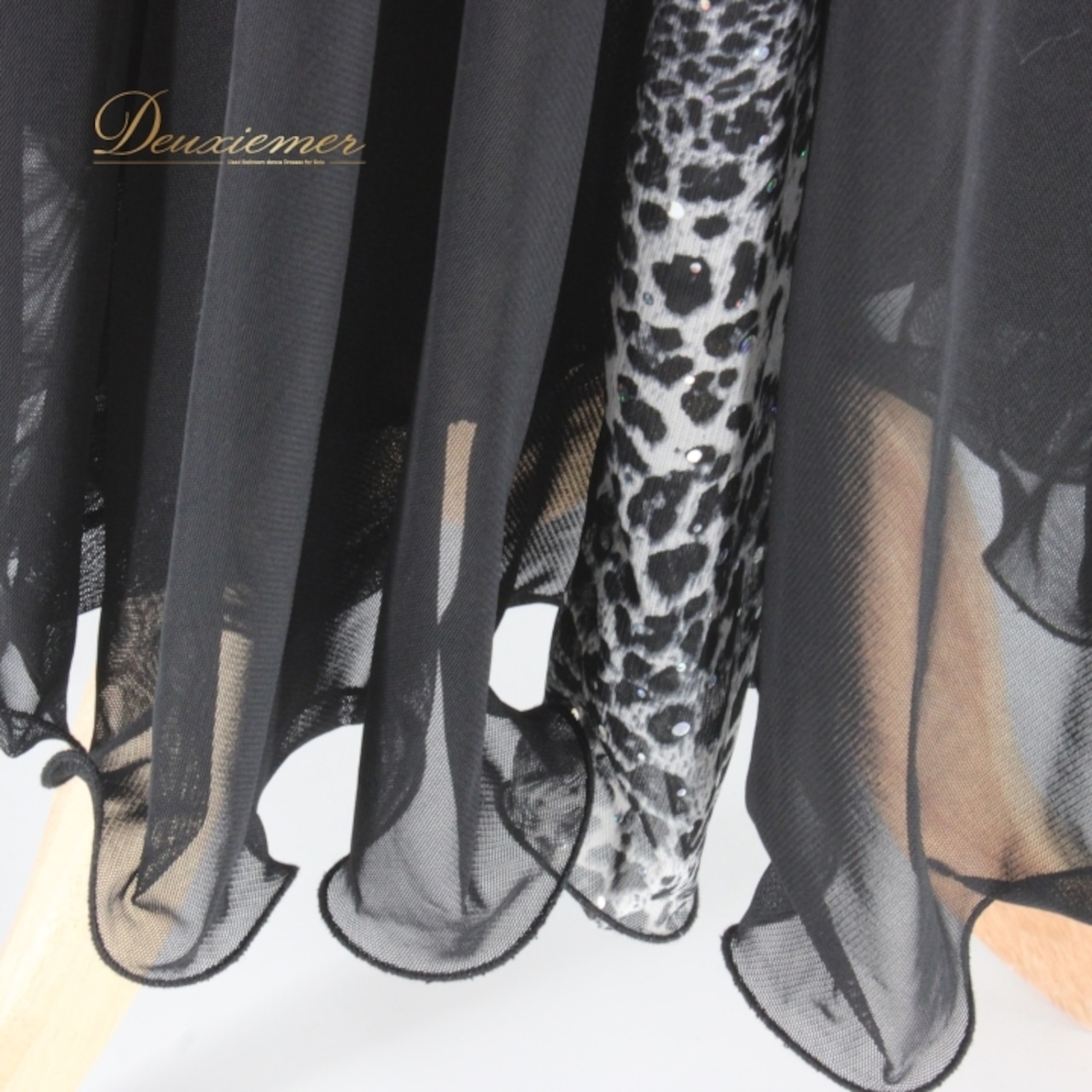 社交ダンス 衣装 スタンダード スカート レッスンウェア レディース 練習着 ACROSS 黒 ヒョウ柄 ブラック系 グレイ系 レース 透け感 上品 ショート丈 ダンススカート フレアスカート 可愛い おしゃれ 伸縮性 通気性 ヒョウ柄スカート 洗濯可 スポーツウェア ダンスレッスン 体型カバー 着回し 楽ちん 休日用