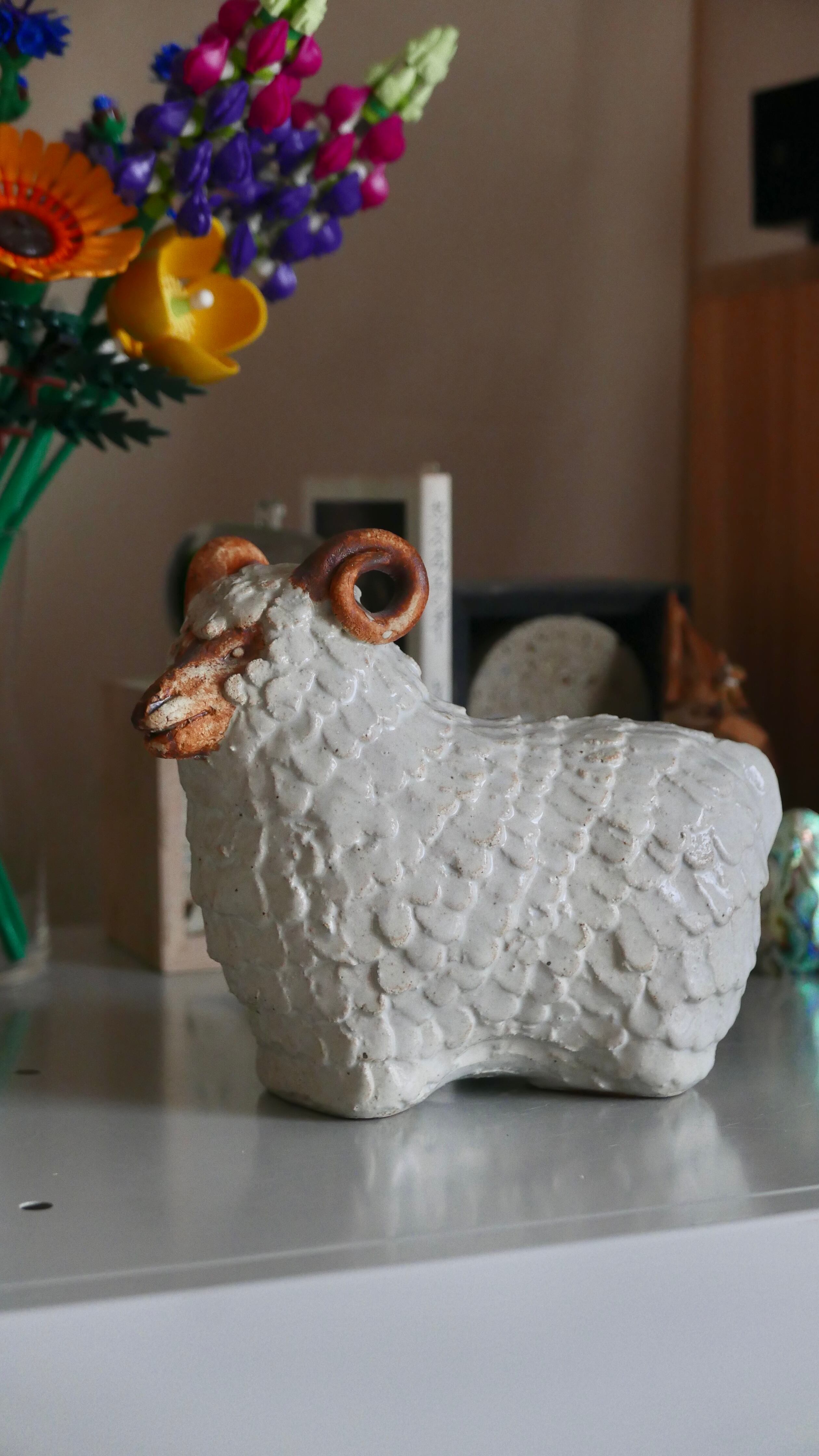 ceramic sheep " ecru x blick "