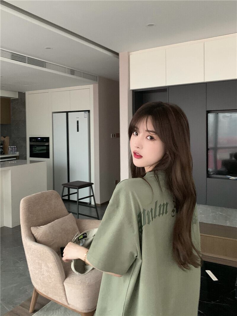 Tシャツ サマーロングルーズスタイル薄手グリーントップス 夏物 ブラックストロベリース97876500855