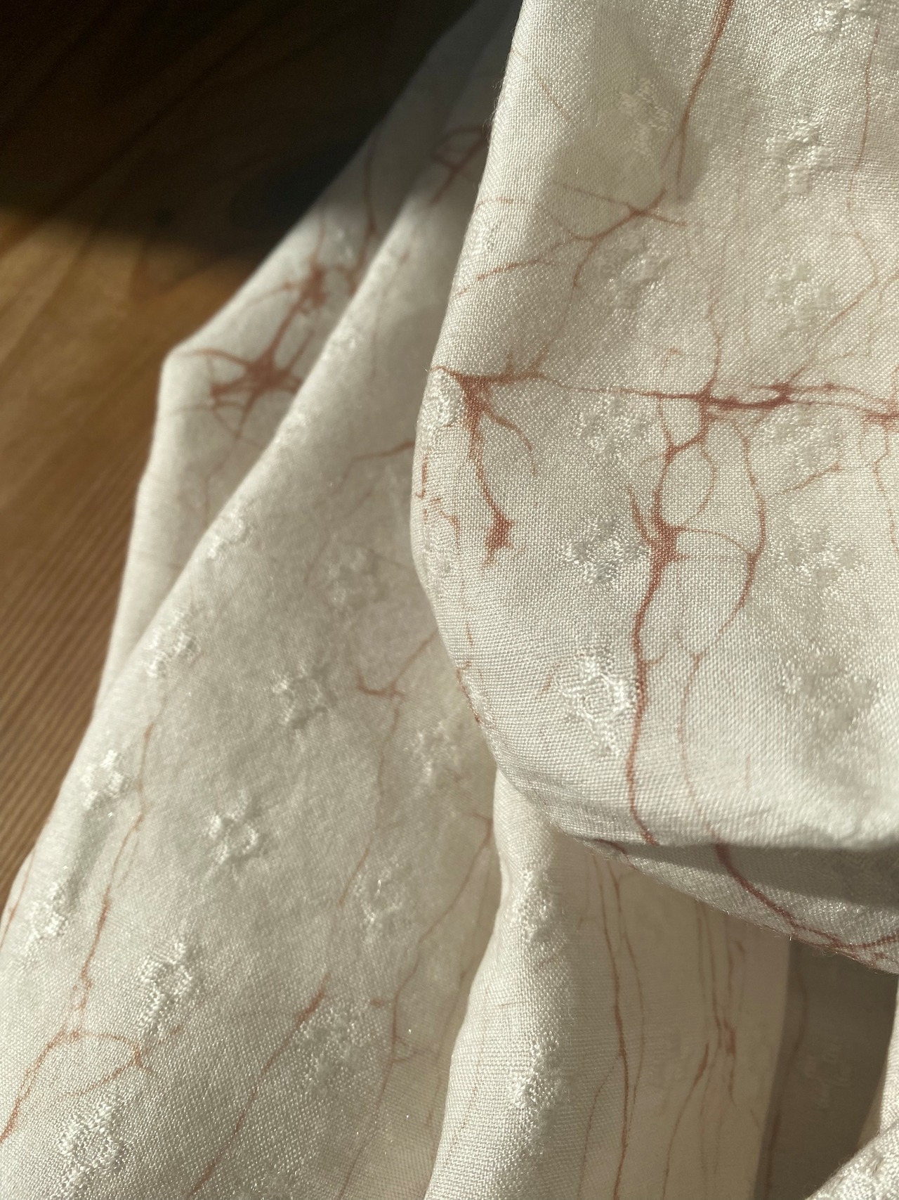 バティックスカーフ|ホワイトxブラウン