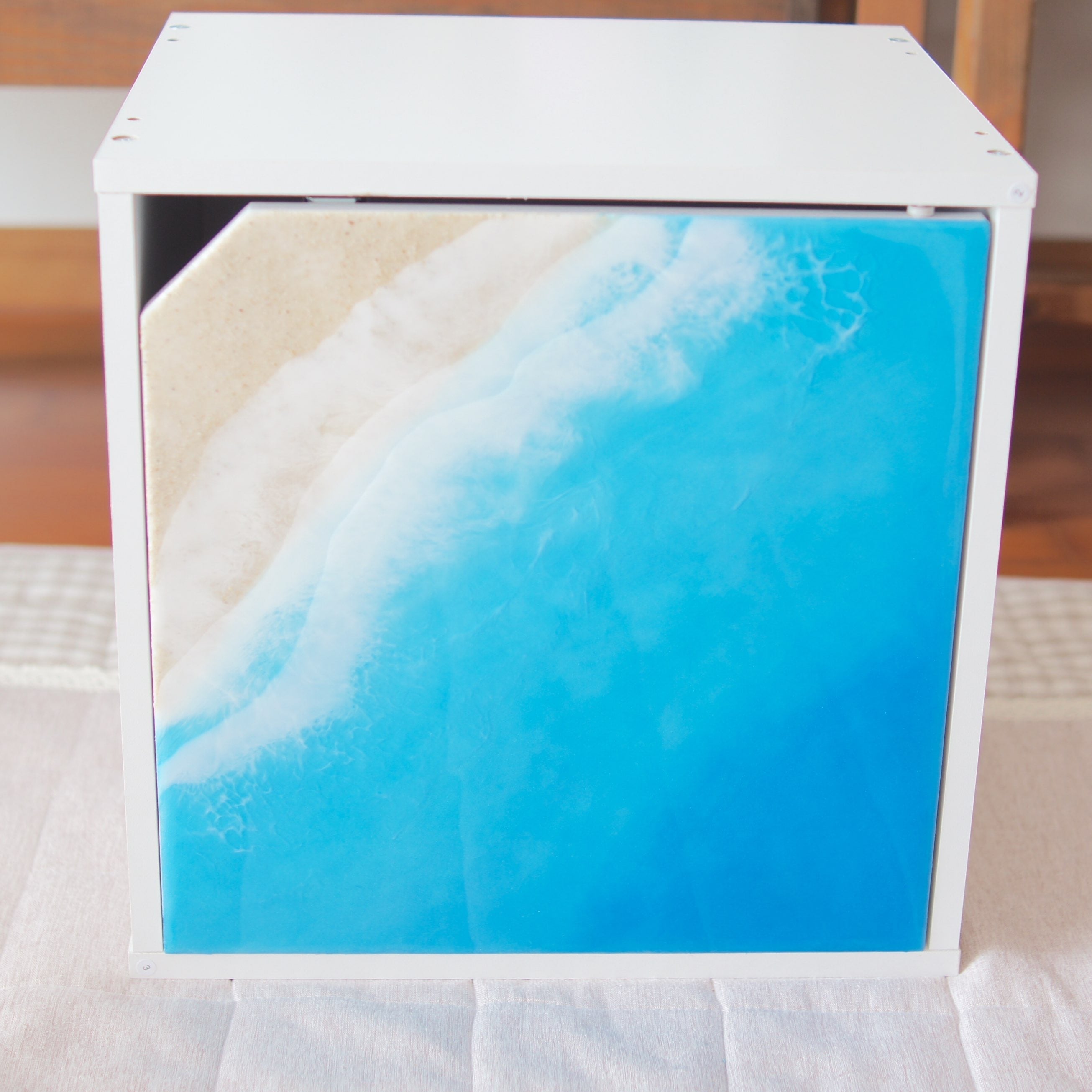 扉付き海の収納ボックス(小さな海シリーズ)収納家具　レジンアート　石垣ブルー　3波