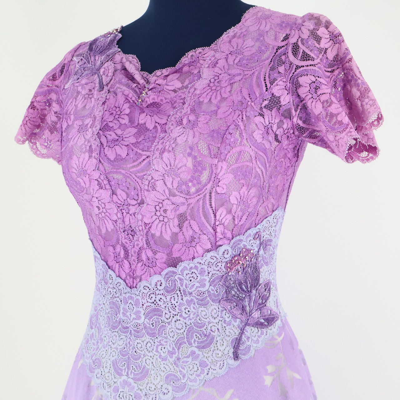 【美品 社交ダンス衣装】パープル ワンピース ドレス ラベンダー 紫 藤色 グラデーション レース 花柄 上品 高級感 半袖 軽い