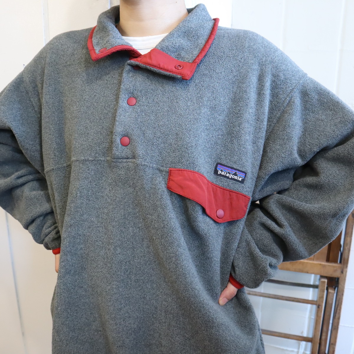 Patagonia gray×red pullover snap-t [k-6228] | Fizzvintage