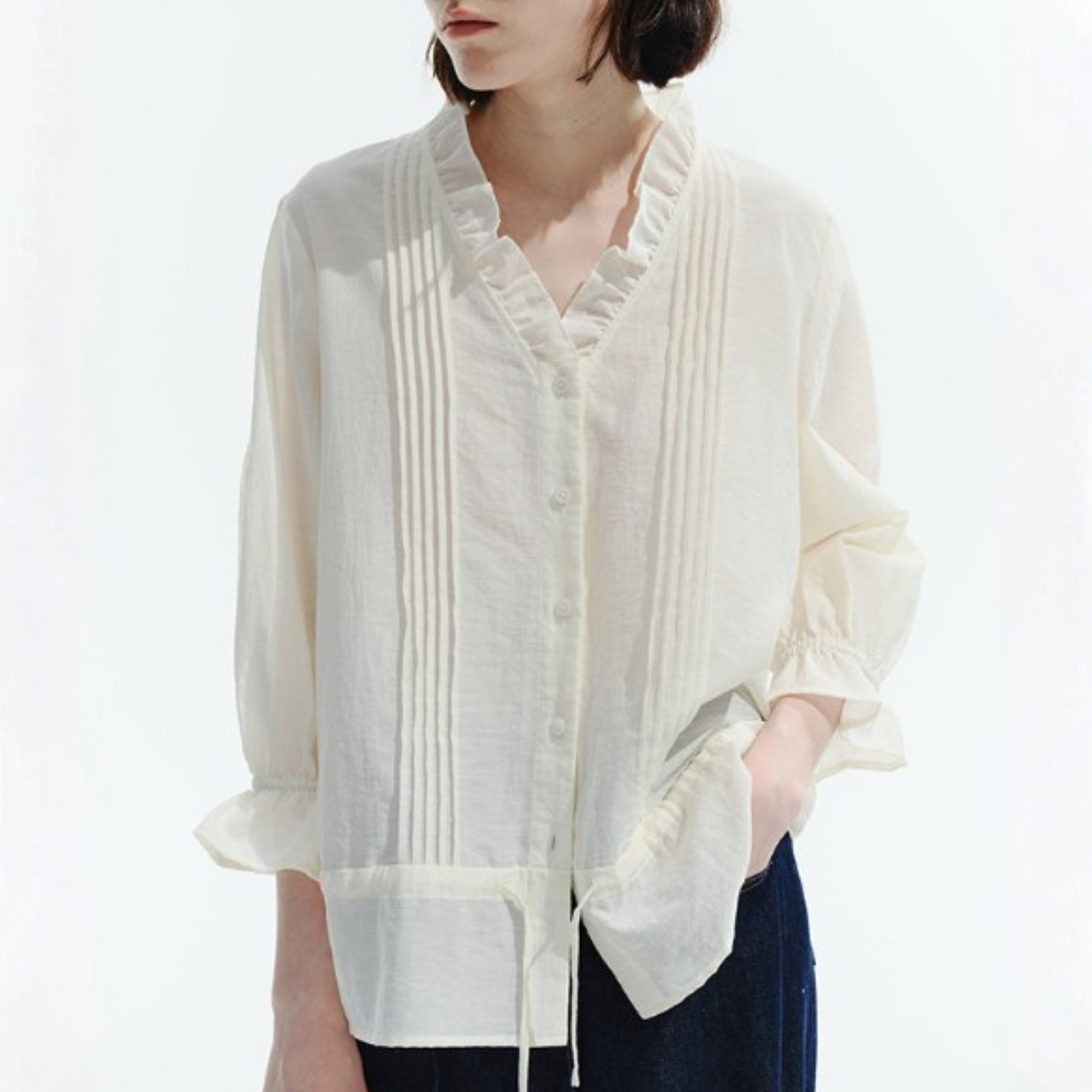 Volant Ivoire Pintuck Blouse F0548