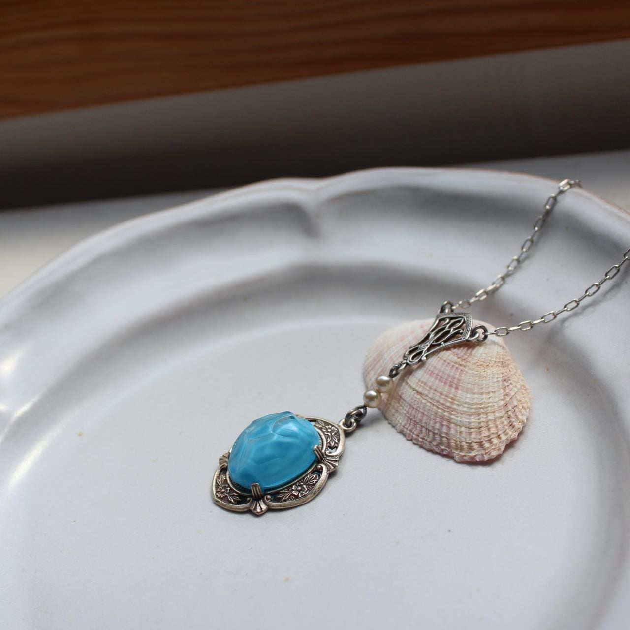 ビンテージ ネックレス 鯉 グリーンガラス カボッション 家紋入り