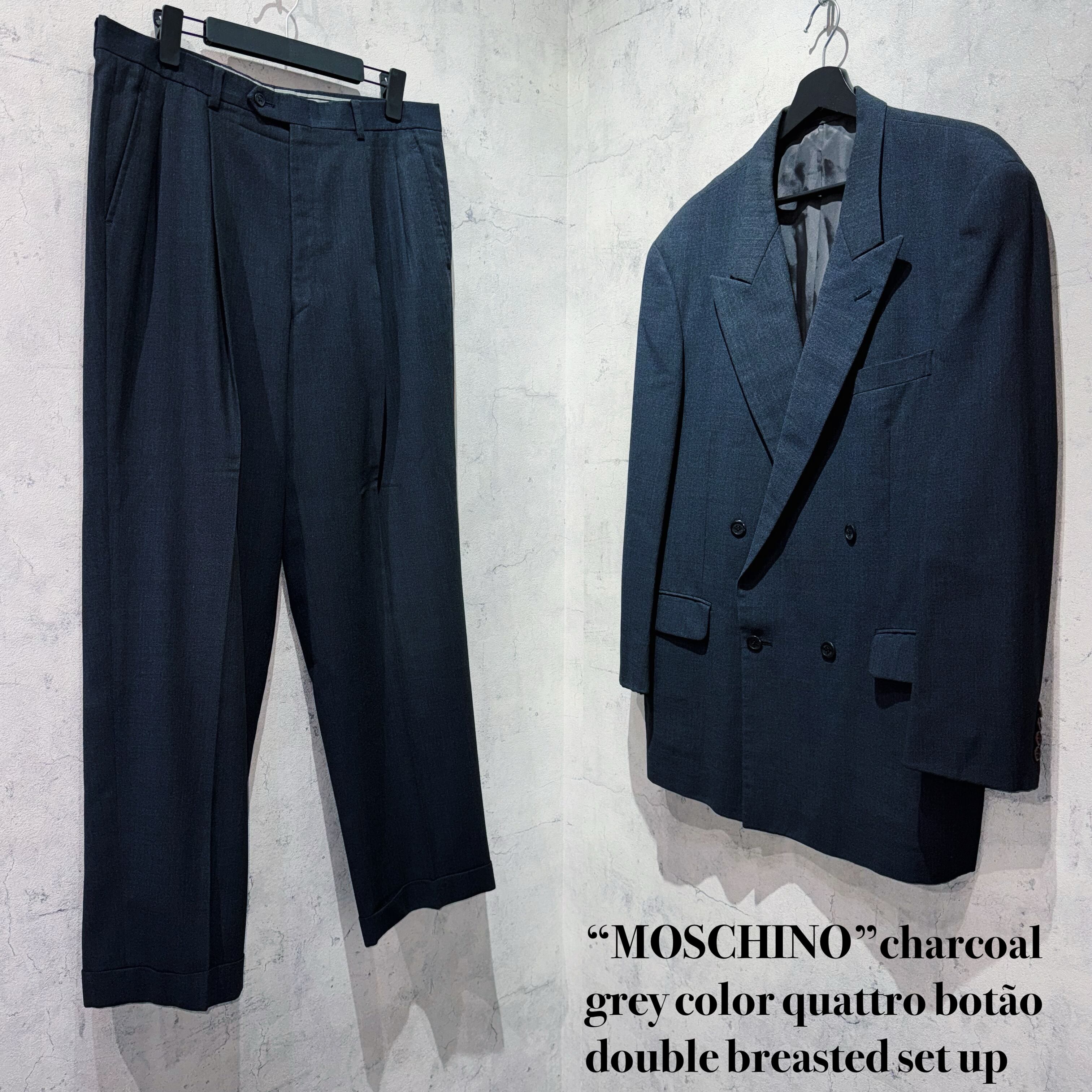“MOSCHINO”charcoal grey color quattro botão double breasted set up