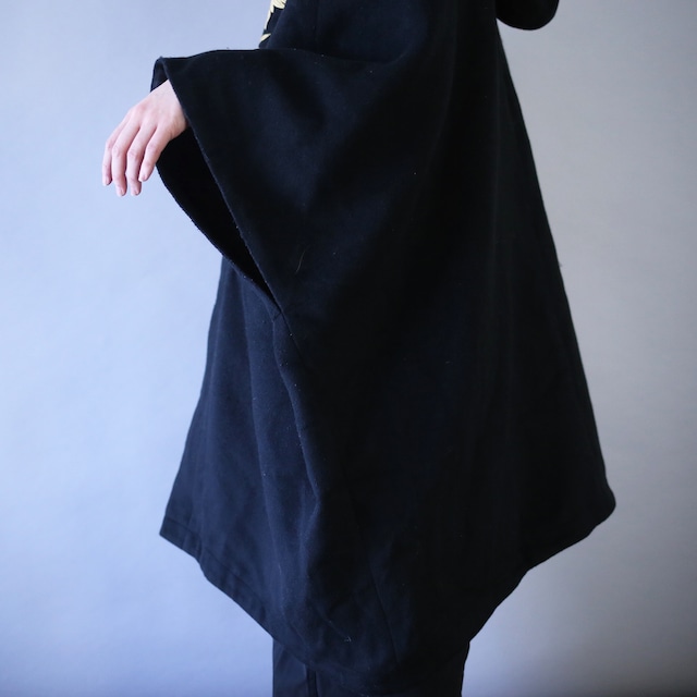 "刺繍×鶴" over silhouette hoodie poncho coat