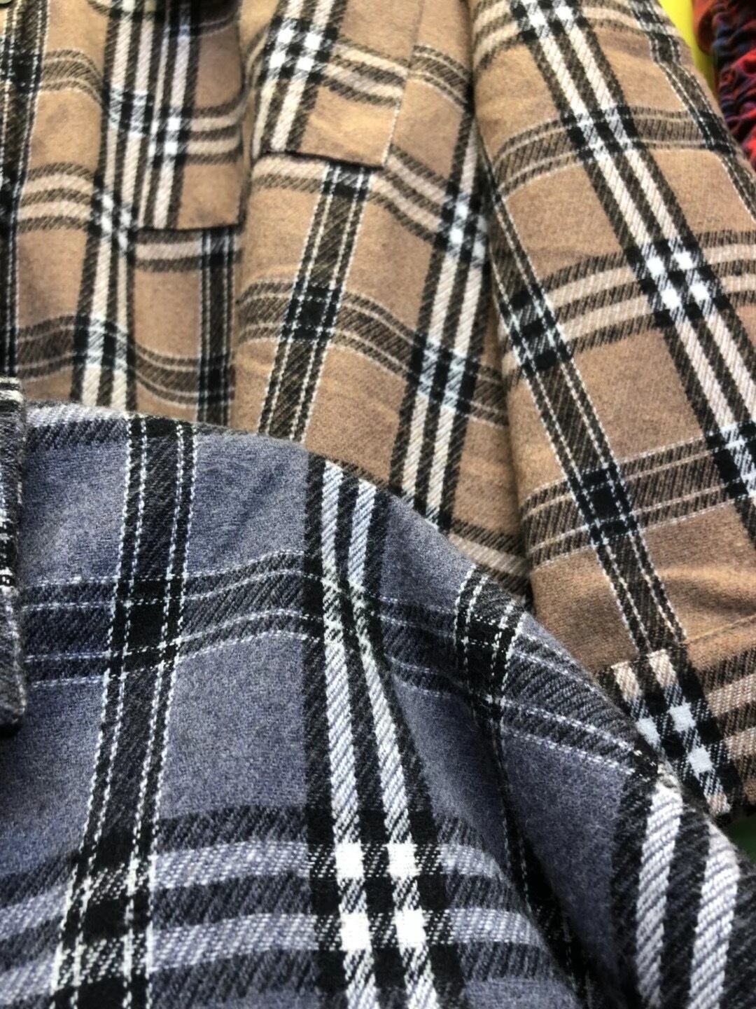 チェックシャツ