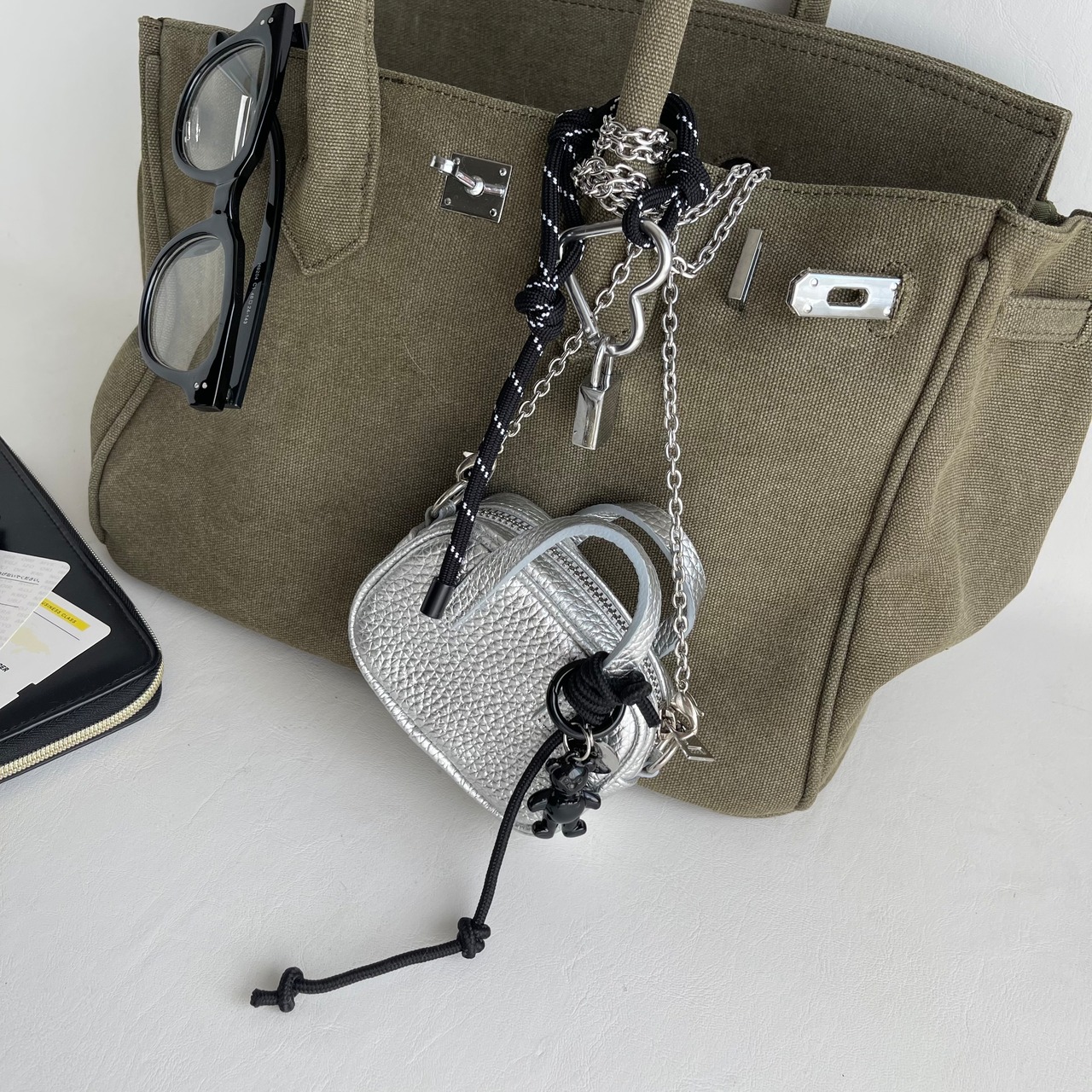 未使用meong blue KANAGU Army BAG - ハンドバッグ