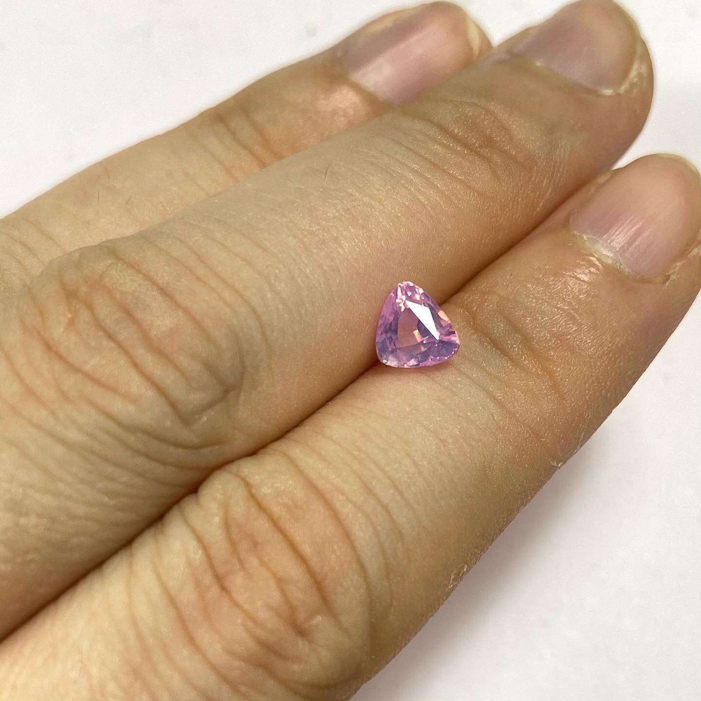 桜貝 シルキーピンクなサファイア