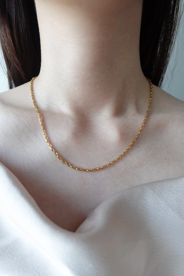 winding chain necklace