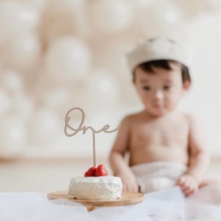 W026 【 Cake Topper / One 】木製 ケーキトッパー バースデー 誕生日