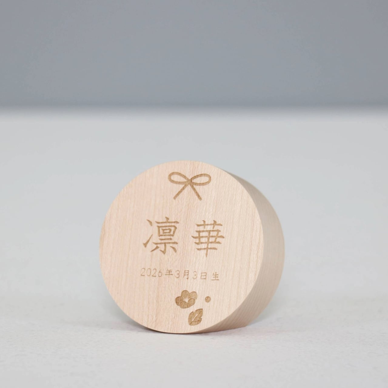 お名前木札 【メイプル 丸型 ヨコ型 SSサイズ】 木製|木目調|女の子|お名前入れ|レーザー彫刻